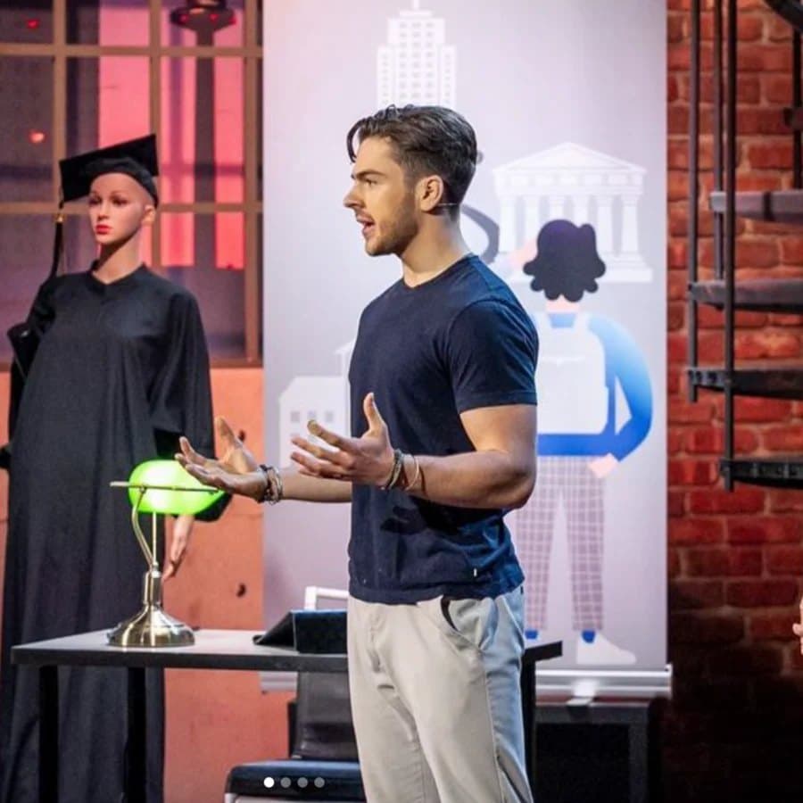 Robin on the Dragons' Den stage